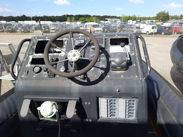 Rib rubberboot met inboard motor (defect) en trailer, o.a duarry, cormoran rr 836 - afbeelding 7 van  35