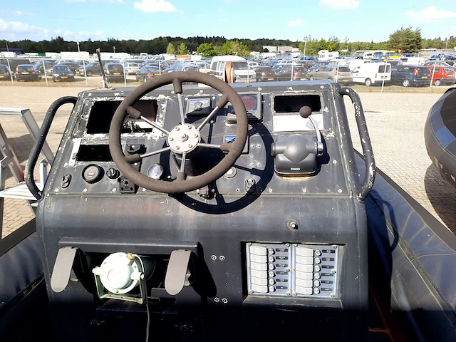 Rib rubberboot met inboard motor (defect) en trailer, o.a duarry, cormoran rr 836 - afbeelding 8 van  35