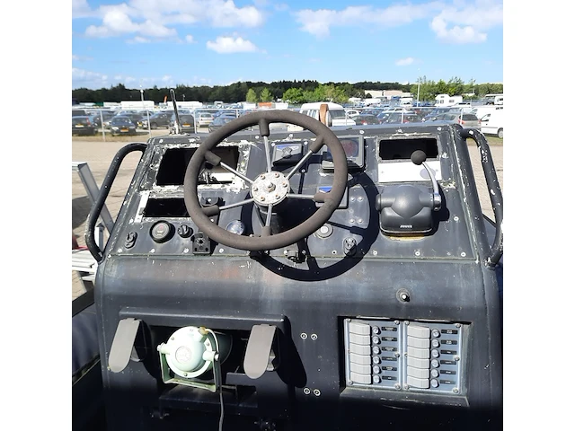 Rib rubberboot met inboard motor (defect) en trailer, o.a duarry, cormoran rr 836 - afbeelding 9 van  35