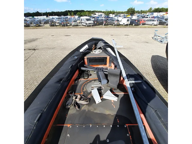 Rib rubberboot met inboard motor (defect) en trailer, o.a duarry, cormoran rr 836 - afbeelding 14 van  35