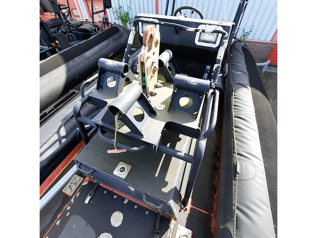 Rib rubberboot met inboard motor (defect) en trailer, o.a duarry, cormoran rr 836 - afbeelding 15 van  35
