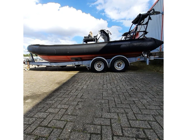 Rib rubberboot met inboard motor (defect) en trailer, o.a duarry, cormoran rr 836 - afbeelding 22 van  35