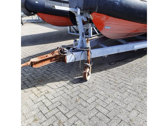 Rib rubberboot met inboard motor (defect) en trailer, o.a duarry, cormoran rr 836 - afbeelding 24 van  35