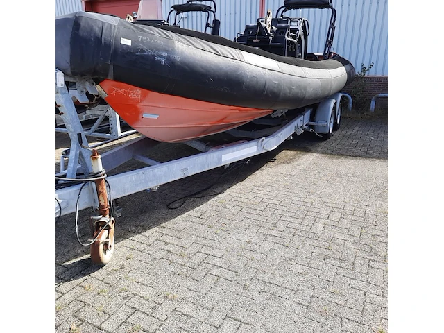 Rib rubberboot met inboard motor (defect) en trailer, o.a duarry, cormoran rr 836 - afbeelding 25 van  35