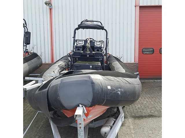 Rib rubberboot met inboard motor (defect) en trailer, o.a duarry, cormoran rr 836 - afbeelding 23 van  35