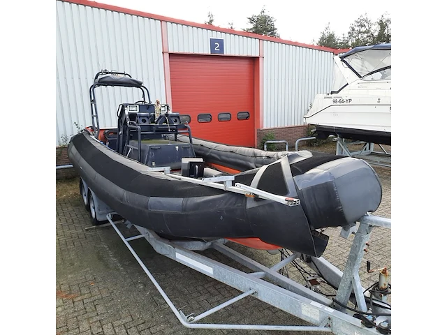 Rib rubberboot met inboard motor (defect) en trailer, o.a duarry, cormoran rr 836 - afbeelding 32 van  35