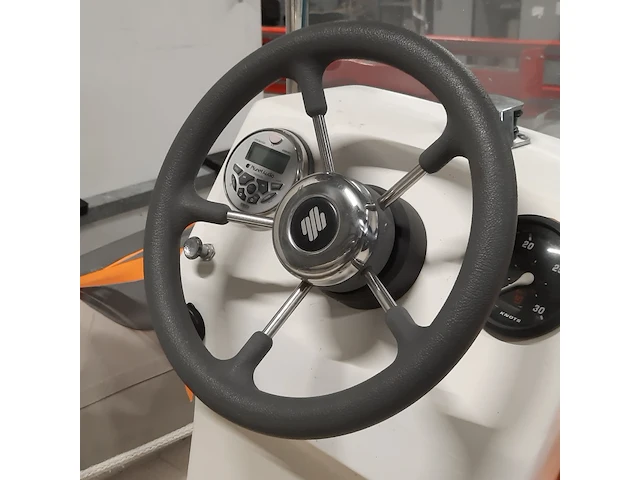 Rib rubberboot met suzuki 9,9 pk buitenboordmotor excellent - afbeelding 6 van  32