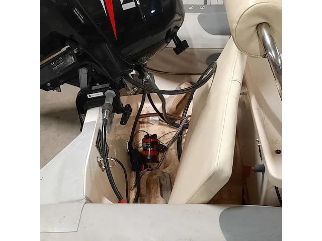 Rib rubberboot met suzuki 9,9 pk buitenboordmotor excellent - afbeelding 10 van  32