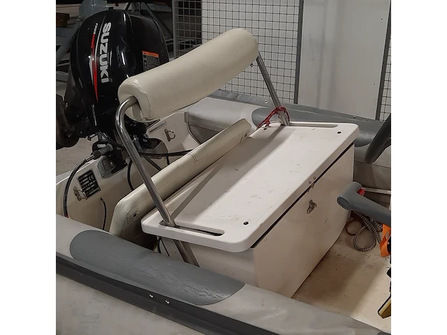 Rib rubberboot met suzuki 9,9 pk buitenboordmotor excellent - afbeelding 31 van  32