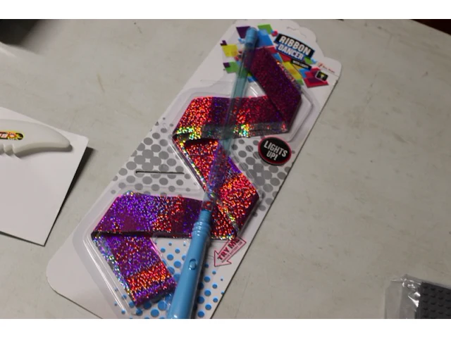 Ribbon dance - afbeelding 3 van  3