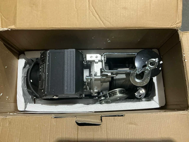 Ribimex 230v kabellier met afstandsbediening - afbeelding 2 van  6