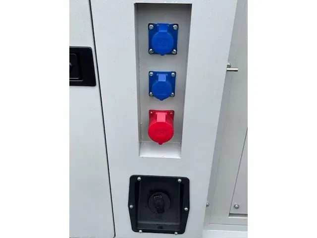 Ricardo 500 kva (400kw) silent generator 3 phase noodstroomaggregaat - afbeelding 2 van  11