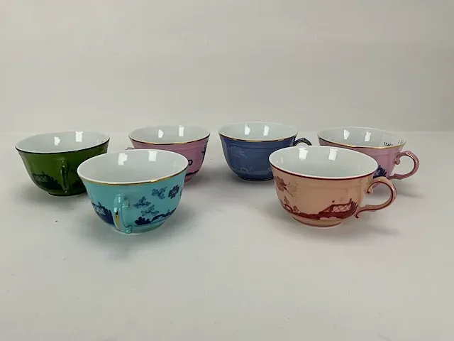Richard ginorri, zes gekleurde koffiemokken - afbeelding 1 van  3