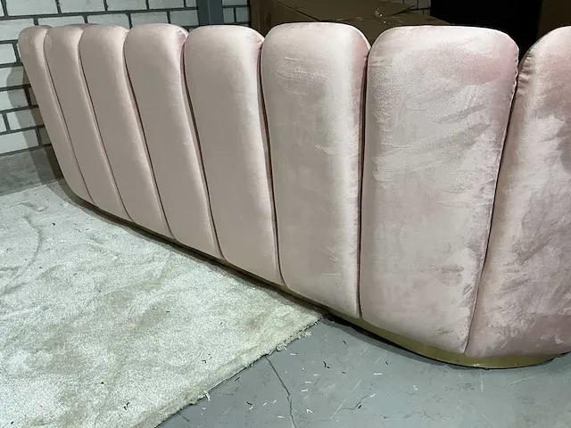 Richmond camden pink velvet sofa - afbeelding 6 van  7