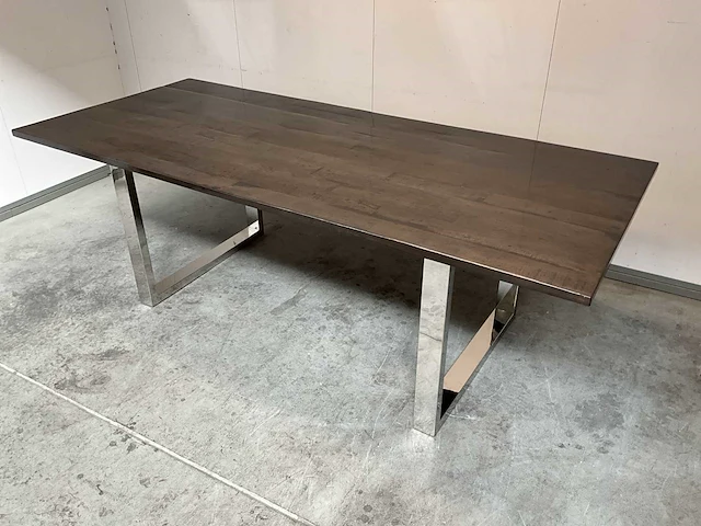 Richmond lyptus eetkamertafel 230 cm - afbeelding 1 van  4