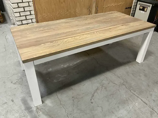 Richmond qubis eetkamertafel - afbeelding 3 van  3
