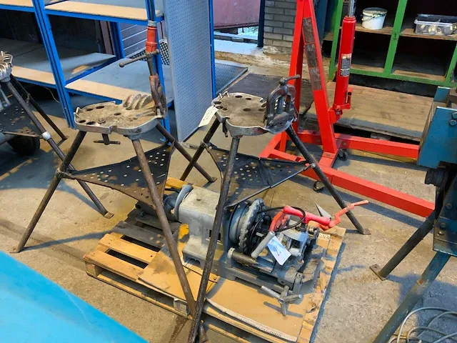 Ridgid 300 compact draadsnijmachine - afbeelding 1 van  4