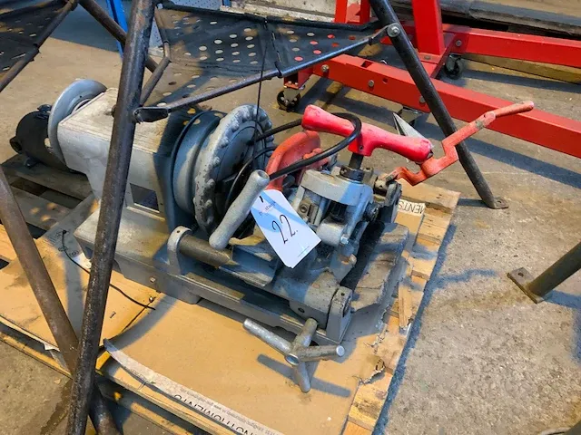 Ridgid 300 compact draadsnijmachine - afbeelding 2 van  4