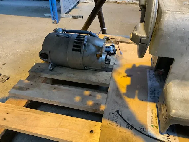 Ridgid 300 compact draadsnijmachine - afbeelding 3 van  4