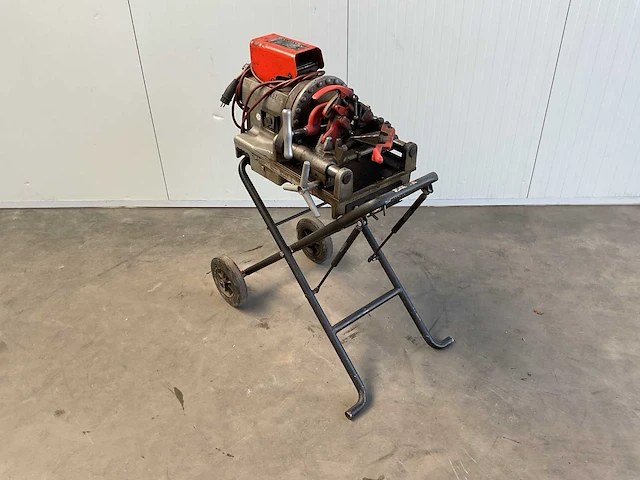 Ridgid 300 compact draadsnijmachine - afbeelding 3 van  10