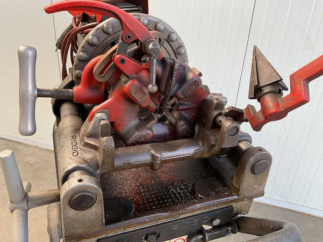 Ridgid 300 compact draadsnijmachine - afbeelding 9 van  10