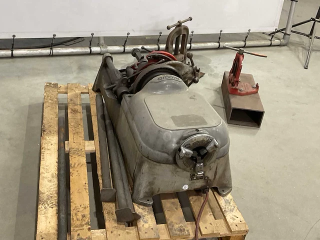 Ridgid 535 draadsnijmachine - afbeelding 10 van  14