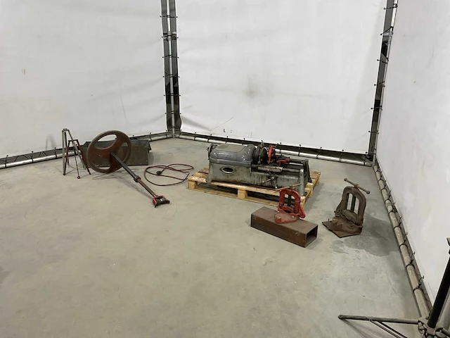 Ridgid 535 draadsnijmachine - afbeelding 1 van  14