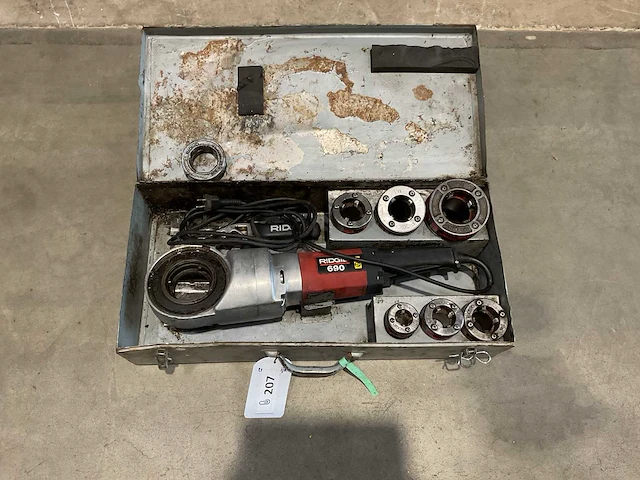 Ridgid 690 draadsnijmachine - afbeelding 1 van  2
