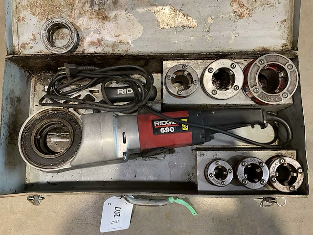 Ridgid 690 draadsnijmachine - afbeelding 2 van  2