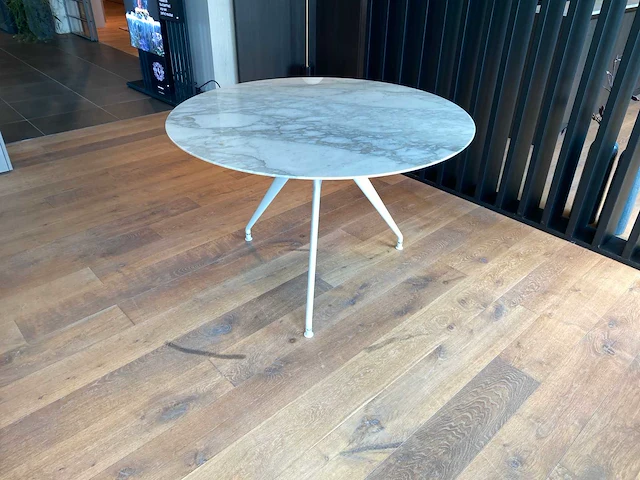 Rimadesio manta eetkamertafel - afbeelding 1 van  2