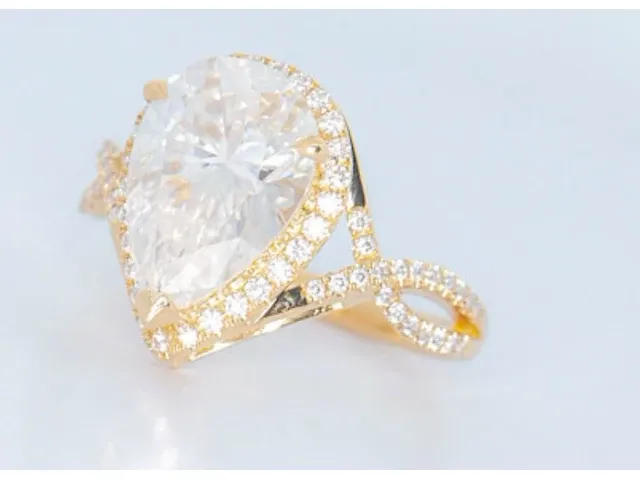 Ring 18k geelgoud moissanite (d/fl) 5.49 karaat - afbeelding 3 van  5