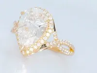 Ring 18k geelgoud moissanite (d/fl) 5.49 karaat - afbeelding 3 van  5