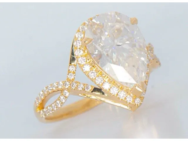Ring 18k geelgoud moissanite (d/fl) 5.49 karaat - afbeelding 4 van  5