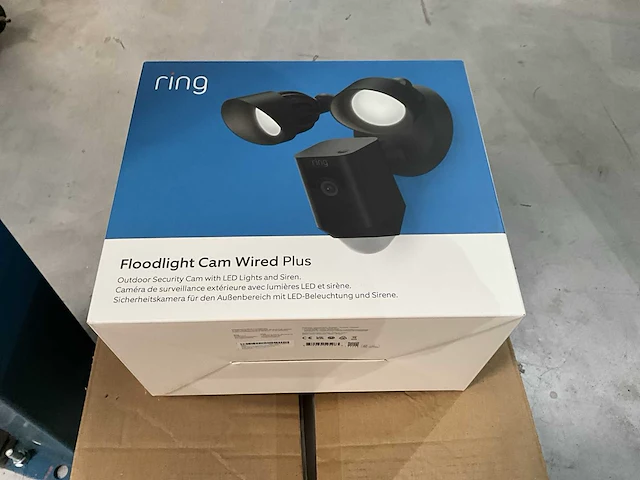 Ring floodlight cam wired plus beveiligingscamera (2x) - afbeelding 2 van  3