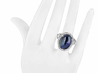 Ring met centraal een grote opaal en natuurlijke diamanten - afbeelding 2 van  6