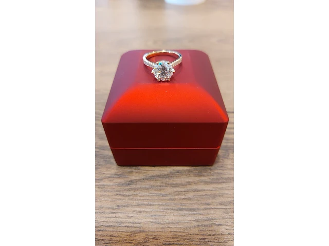 Ring met diamanten en moissaniet - afbeelding 1 van  4