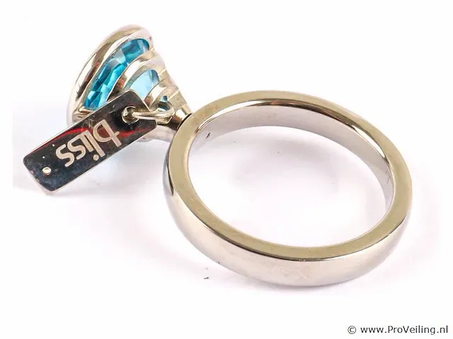 Ring met diamantje - afbeelding 6 van  7