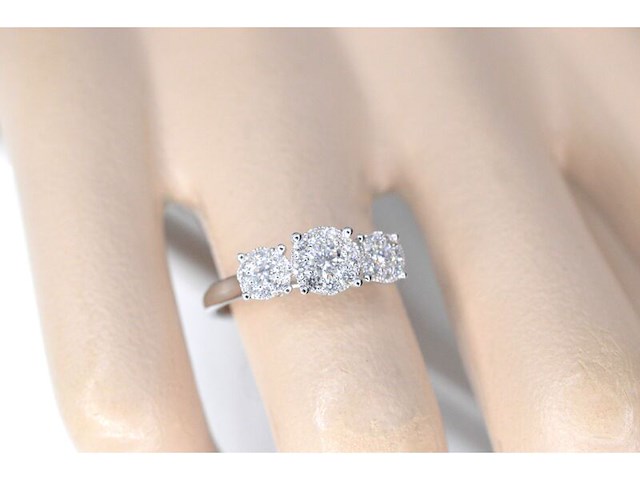 Ring met drie chatons van diamanten 0.75 carat - afbeelding 3 van  6