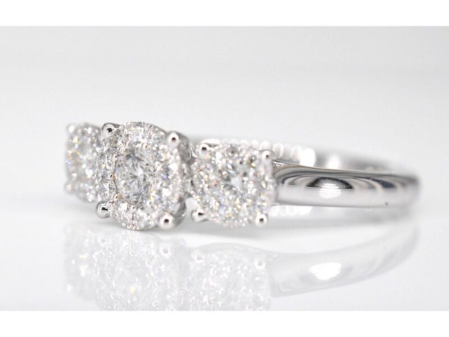 Ring met drie chatons van diamanten 0.75 carat - afbeelding 4 van  6