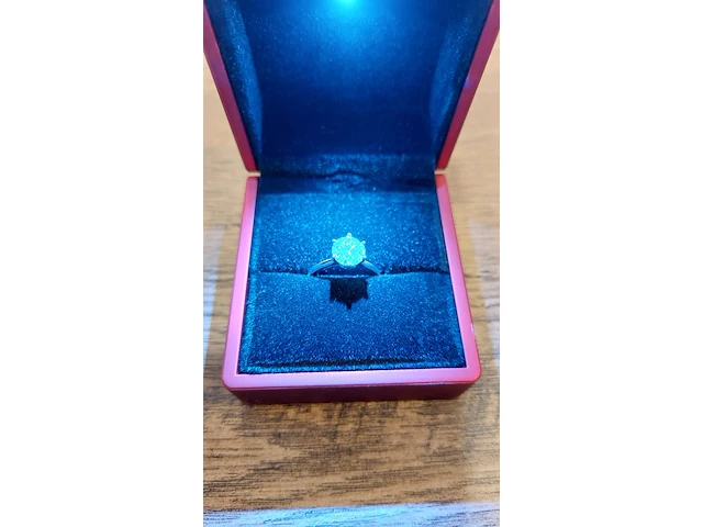 Ring moissanite 2.00 carat - afbeelding 2 van  4