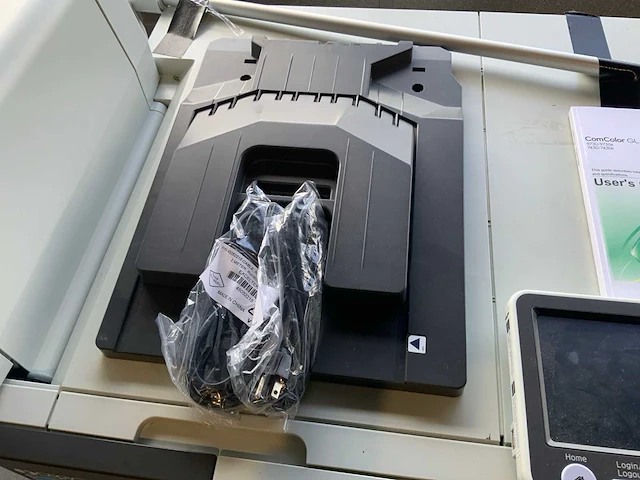 Riso comcolar gl9730 kleurenproductieprinter met finisher - afbeelding 3 van  16