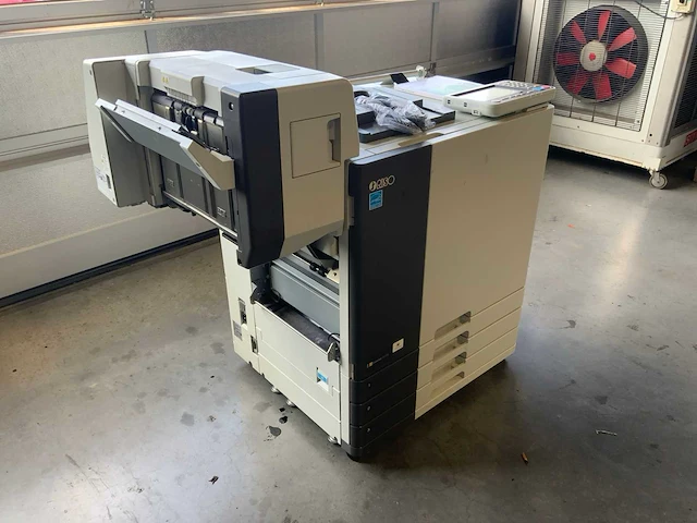 Riso comcolar gl9730 kleurenproductieprinter met finisher - afbeelding 10 van  16