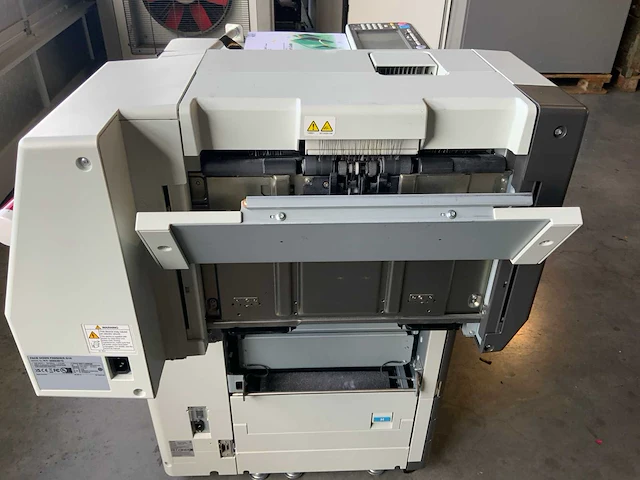 Riso comcolar gl9730 kleurenproductieprinter met finisher - afbeelding 12 van  16