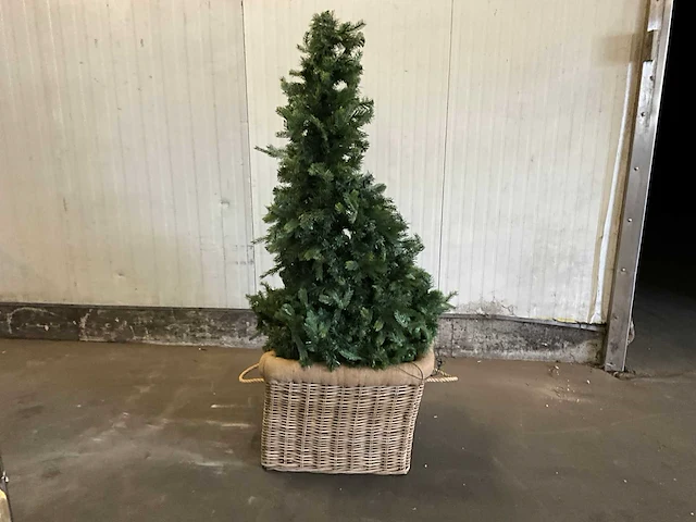 Riviera maison kunstkerstboom in mand - afbeelding 1 van  3