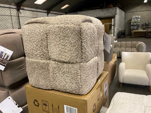 Rivièra maison qbic poef/voetenbankje - afbeelding 1 van  9