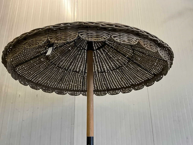 Riviera maison rieten parasol met voet - afbeelding 3 van  5
