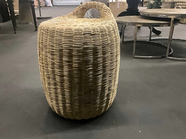 Riviera maison sumit rieten bijzetstoel - afbeelding 2 van  5