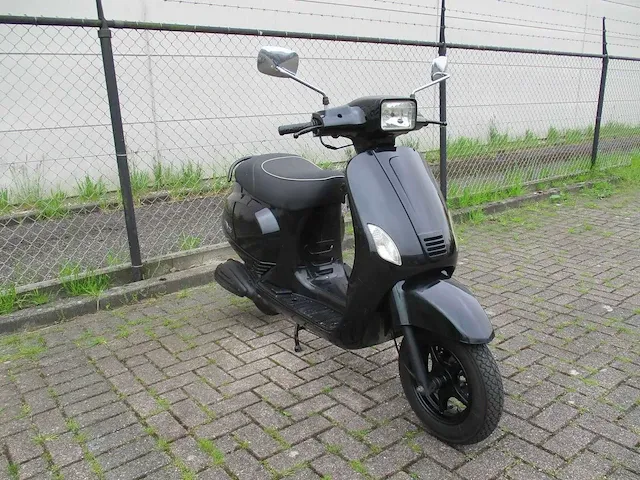 Riya - snorscooter - edwards riva sport - scooter - afbeelding 7 van  11