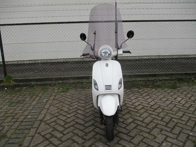 Riya - snorscooter - riva - scooter - afbeelding 5 van  11