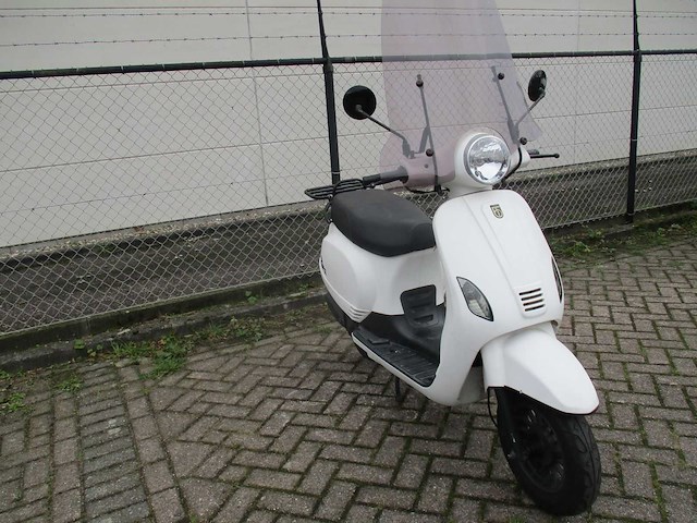 Riya - snorscooter - riva - scooter - afbeelding 7 van  11